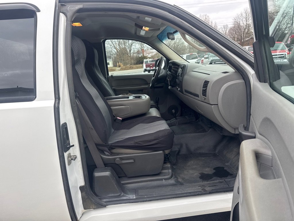 Used 2011 GMC Sierra 2500 W/T image 11