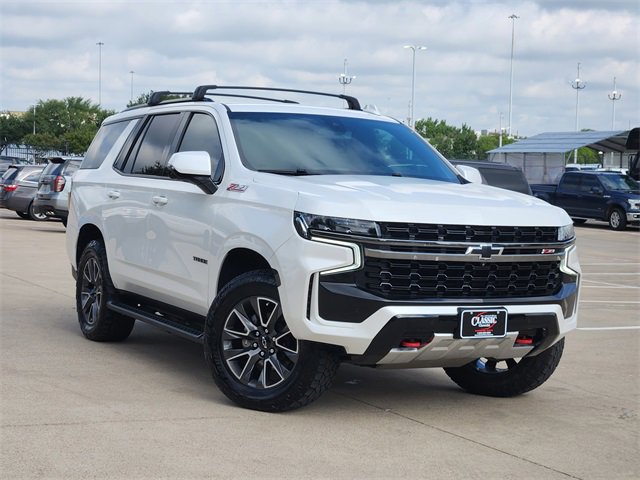 Used 2022 Chevrolet Tahoe Z71 w/ Luxury Package AWD/4WD image 2