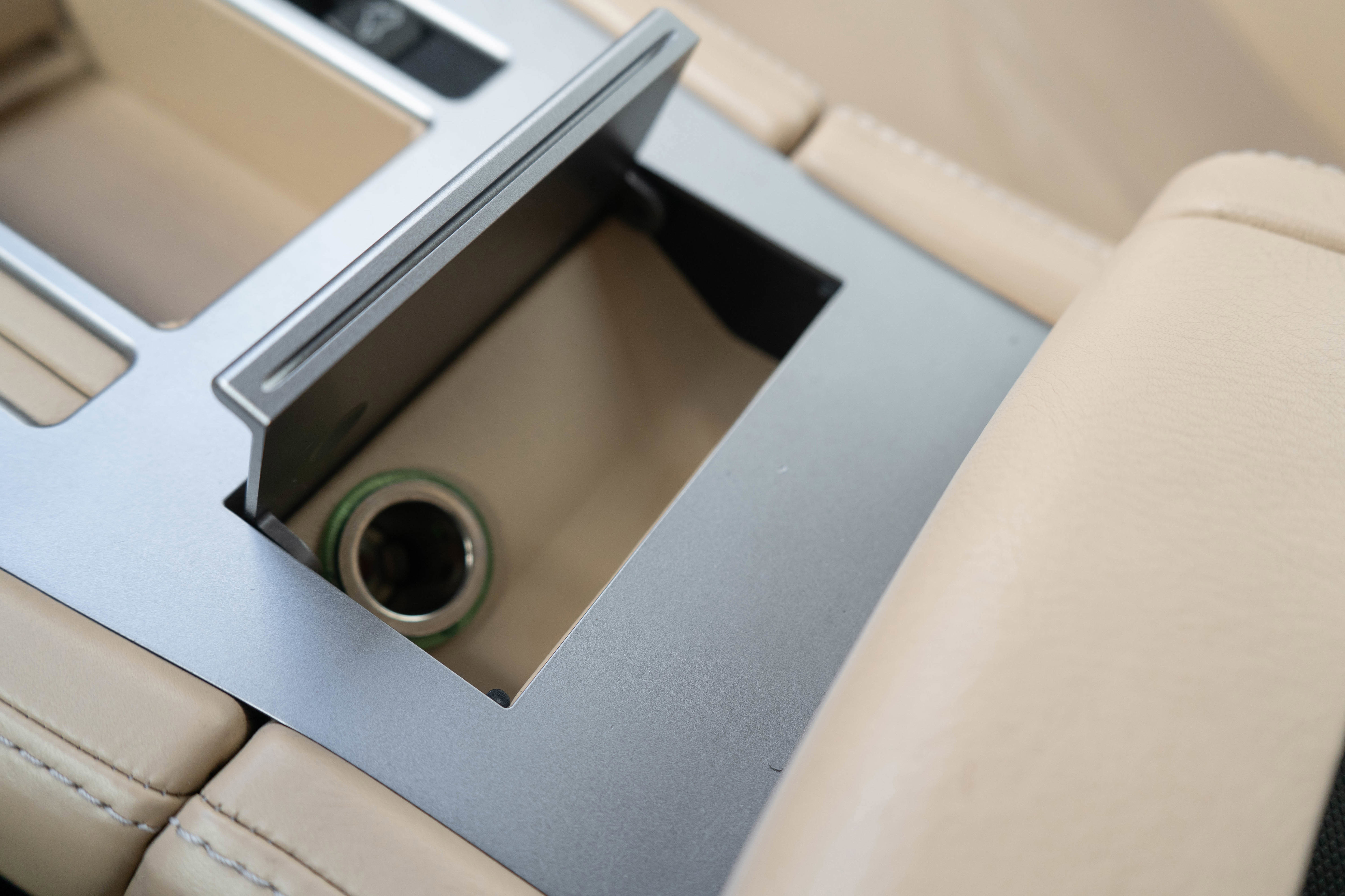 Used 2009 Aston Martin DB9 Volante image 22