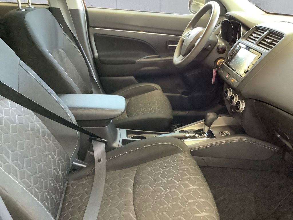 Used 2022 Mitsubishi Outlander Sport SE image 13