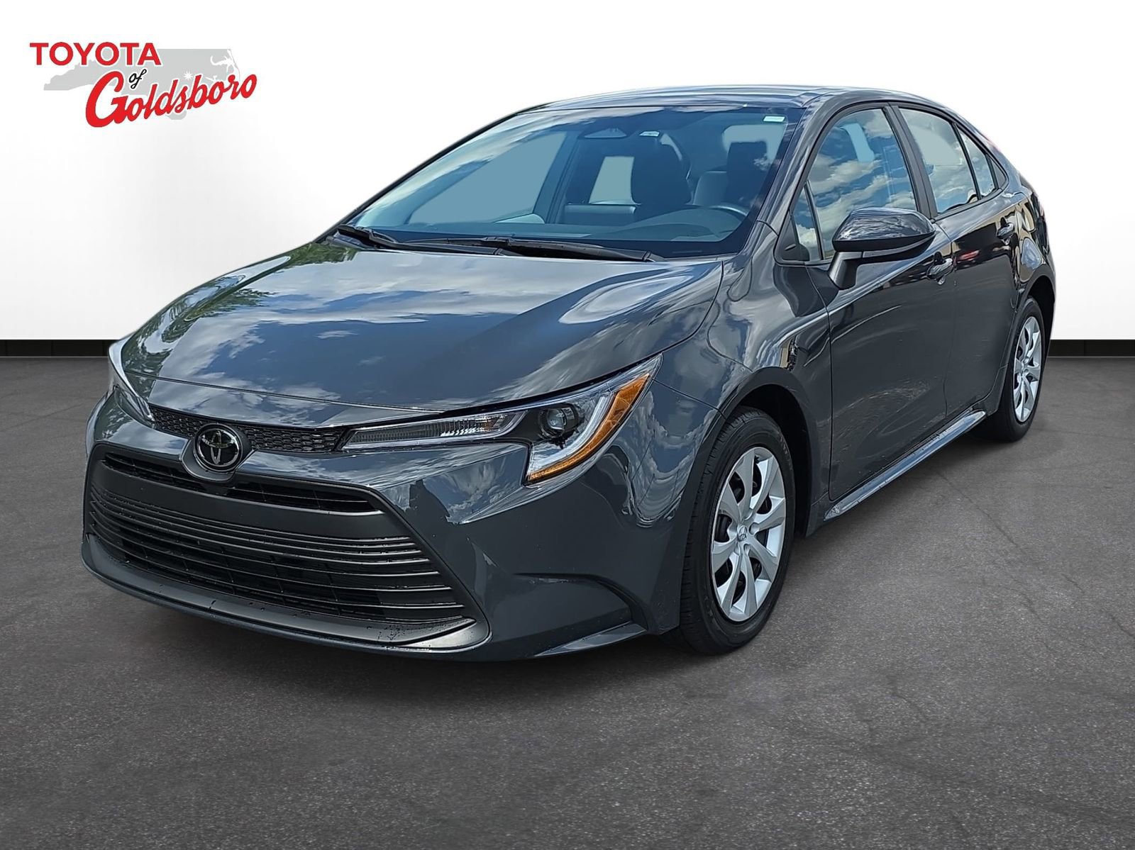Used 2024 Toyota Corolla LE FWD image 1