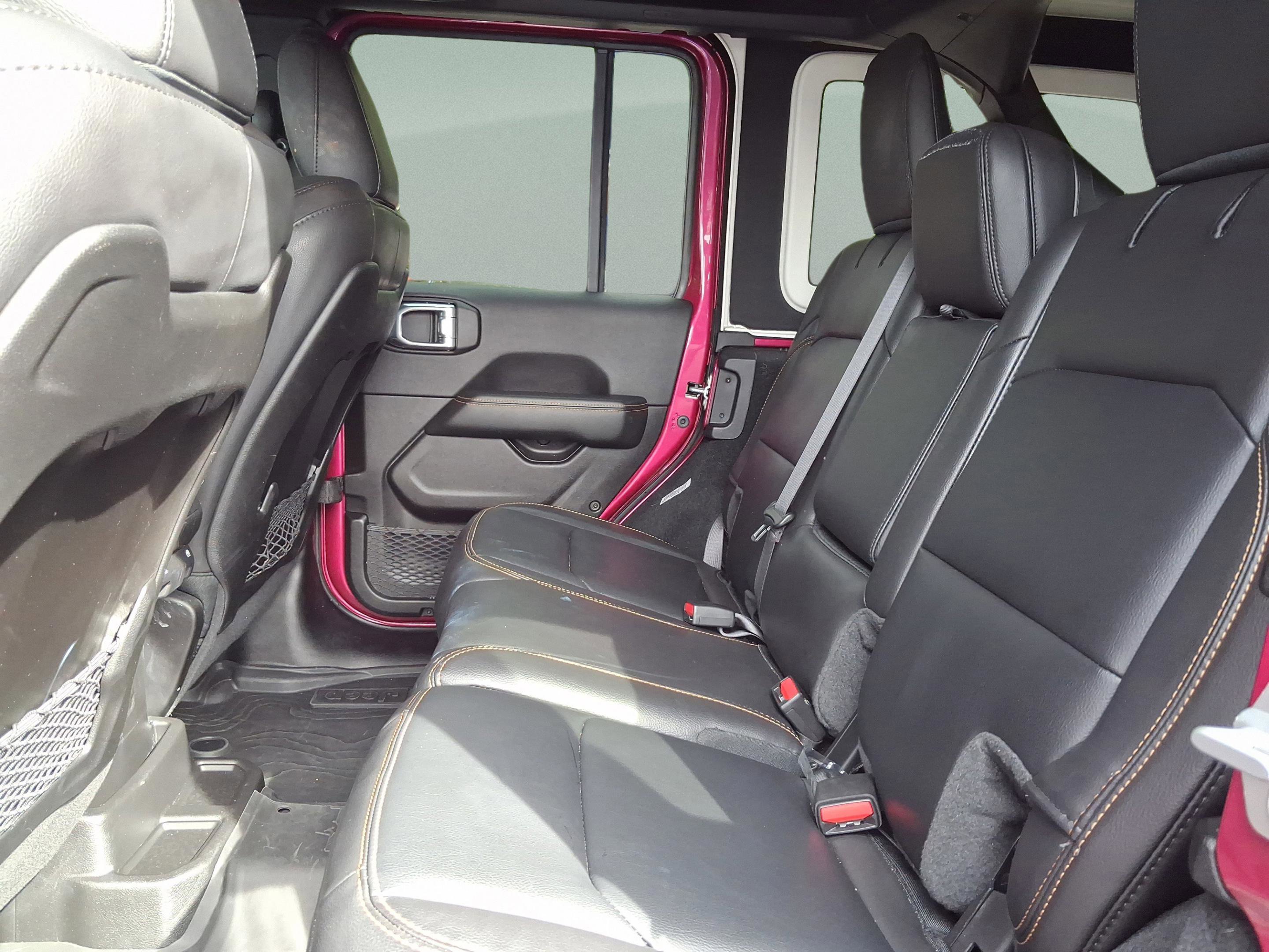 Used 2024 Jeep Wrangler Sahara w/ Technology Group AWD/4WD image 27