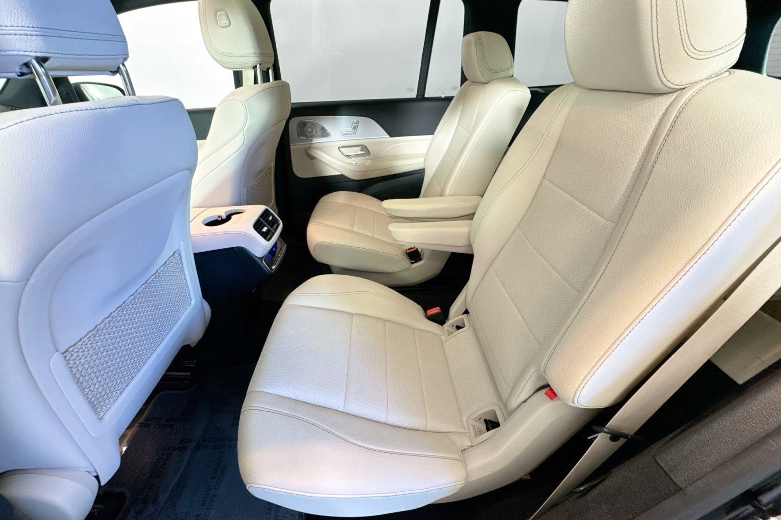 Used 2025 Mercedes-Benz GLS 450 4MATIC image 23