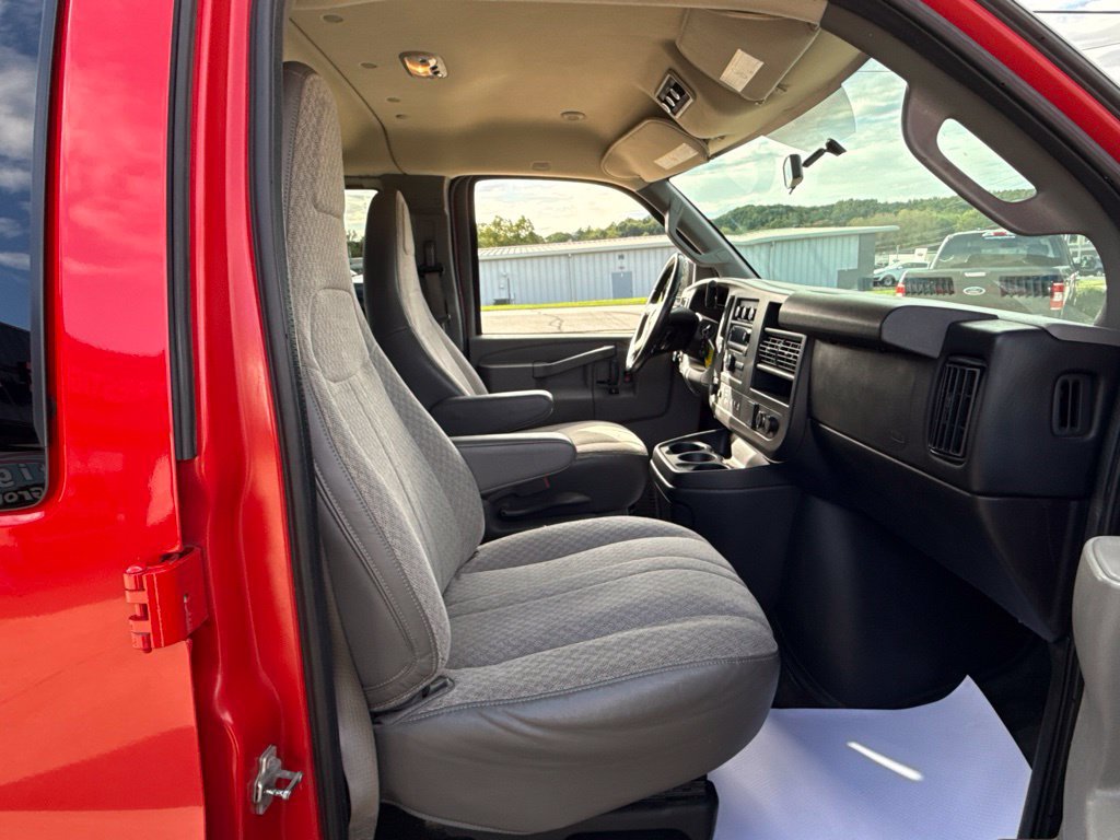 Used 2016 Chevrolet Express 3500 LT w/ LT Preferred Equipment Group RWD image 34