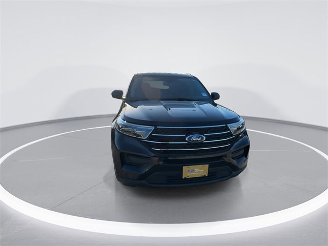Certified 2021 Ford Explorer XLT image 3