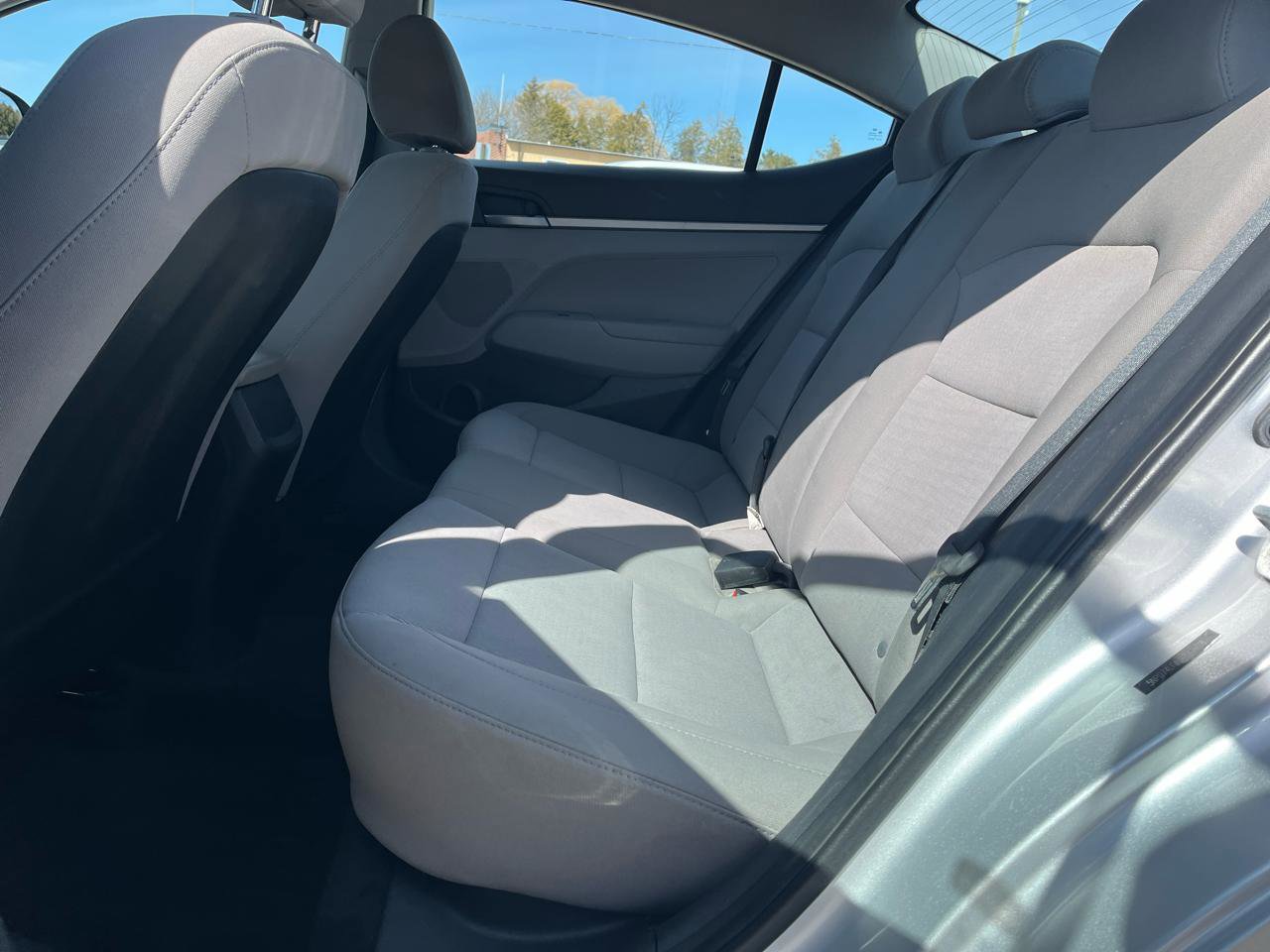 Used 2018 Hyundai Elantra SE FWD image 13