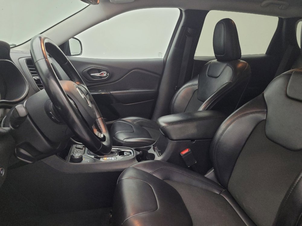 Used 2020 Jeep Cherokee Latitude Plus image 17