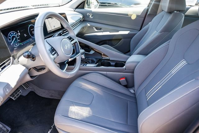 Certified 2025 Hyundai Elantra SEL FWD image 20