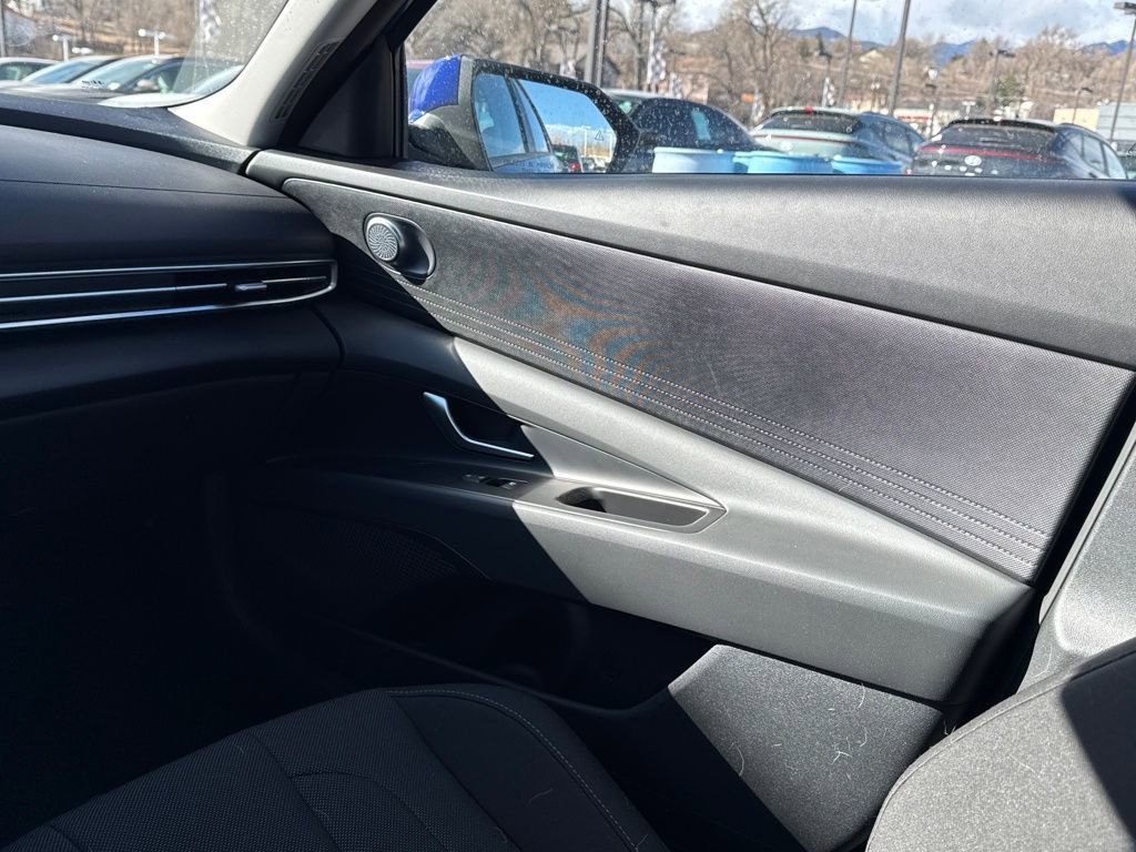 Certified 2026 Hyundai Elantra SE image 12