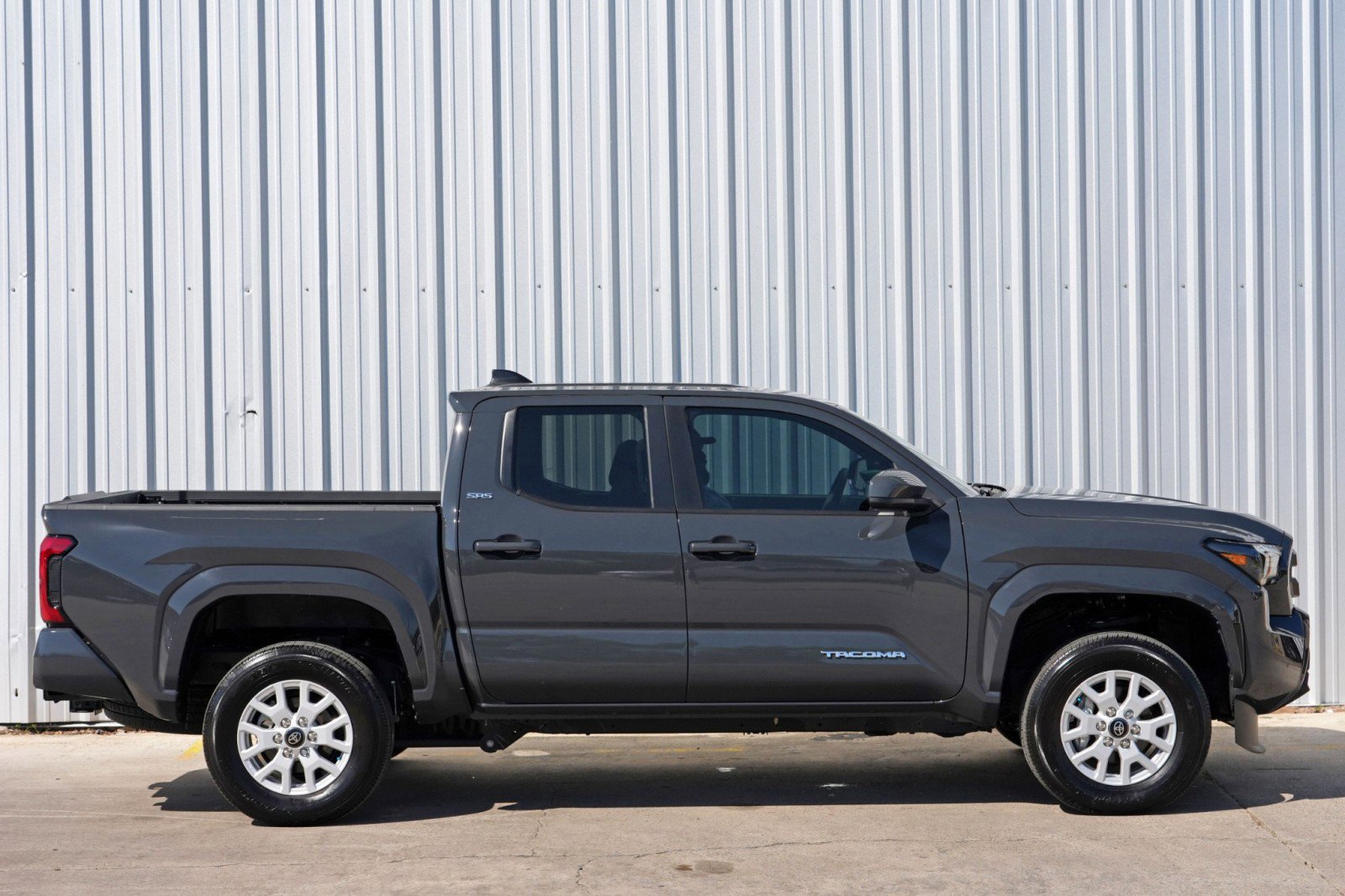 Used 2024 Toyota Tacoma SR5 w/ SR5 Upgrade Package image 52