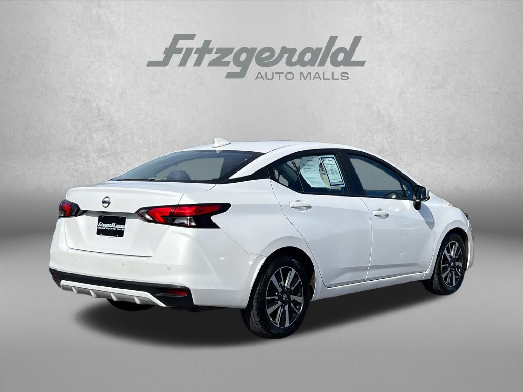 Used 2022 Nissan Versa SV FWD image 8