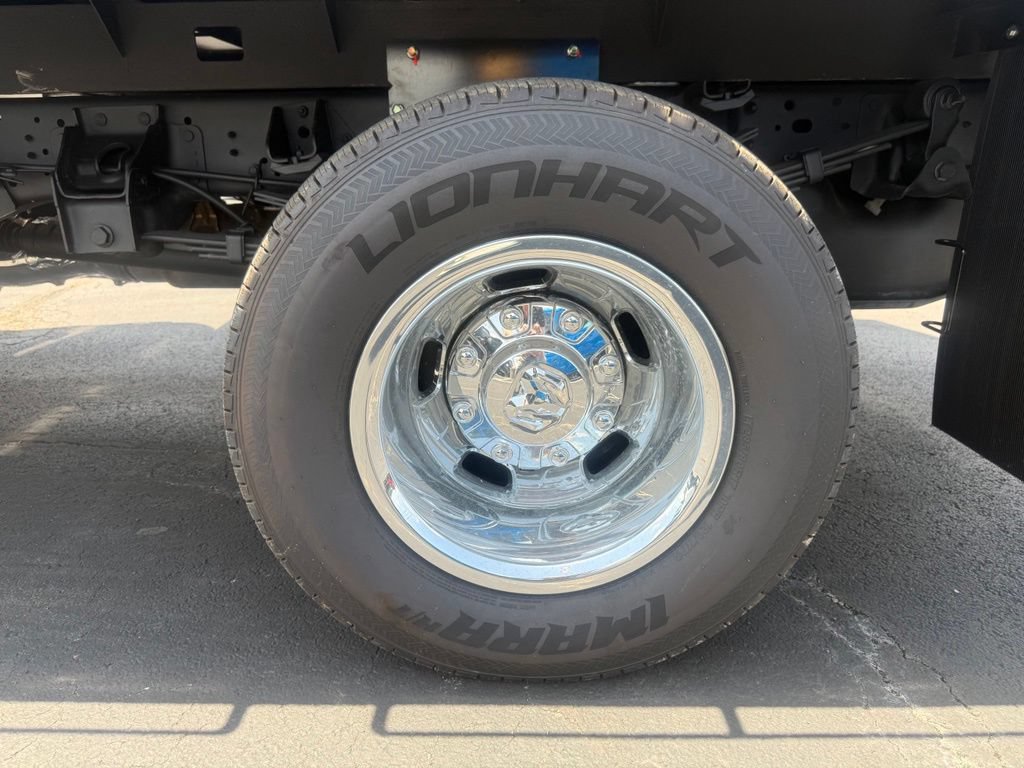 Used 2023 RAM 3500 Tradesman w/ Chrome Appearance Group AWD/4WD image 31