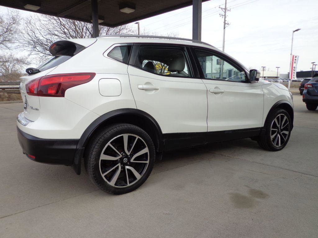 Used 2018 Nissan Rogue Sport SL image 4