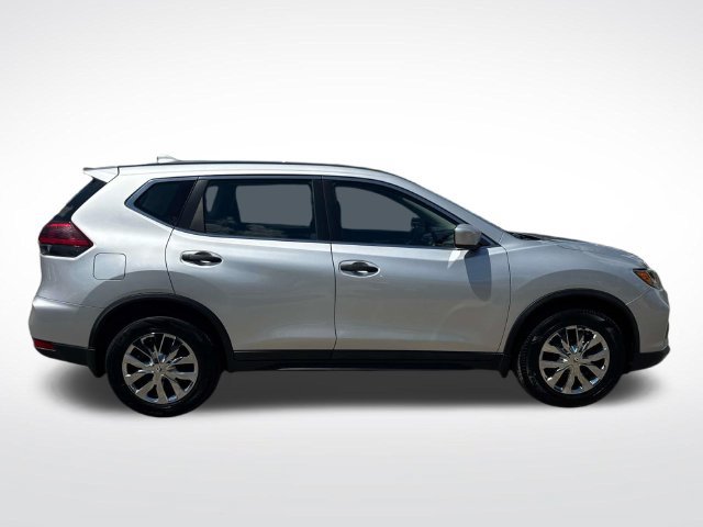 Used 2019 Nissan Rogue S FWD image 11