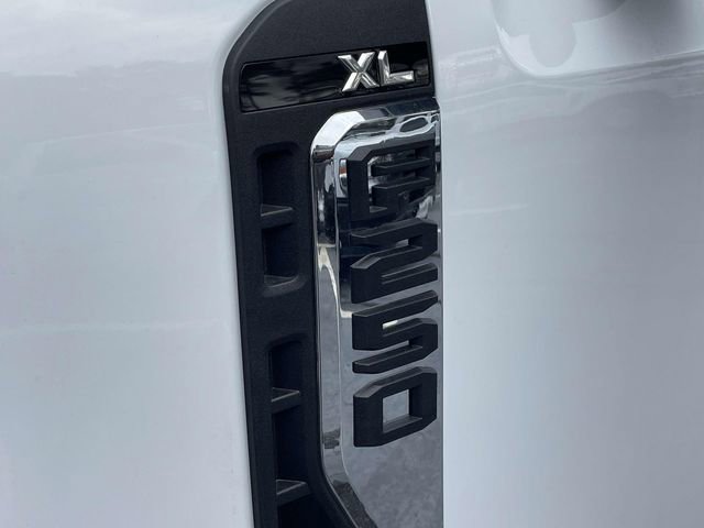 New 2026 Ford F250 XL w/ XL Chrome Package image 7