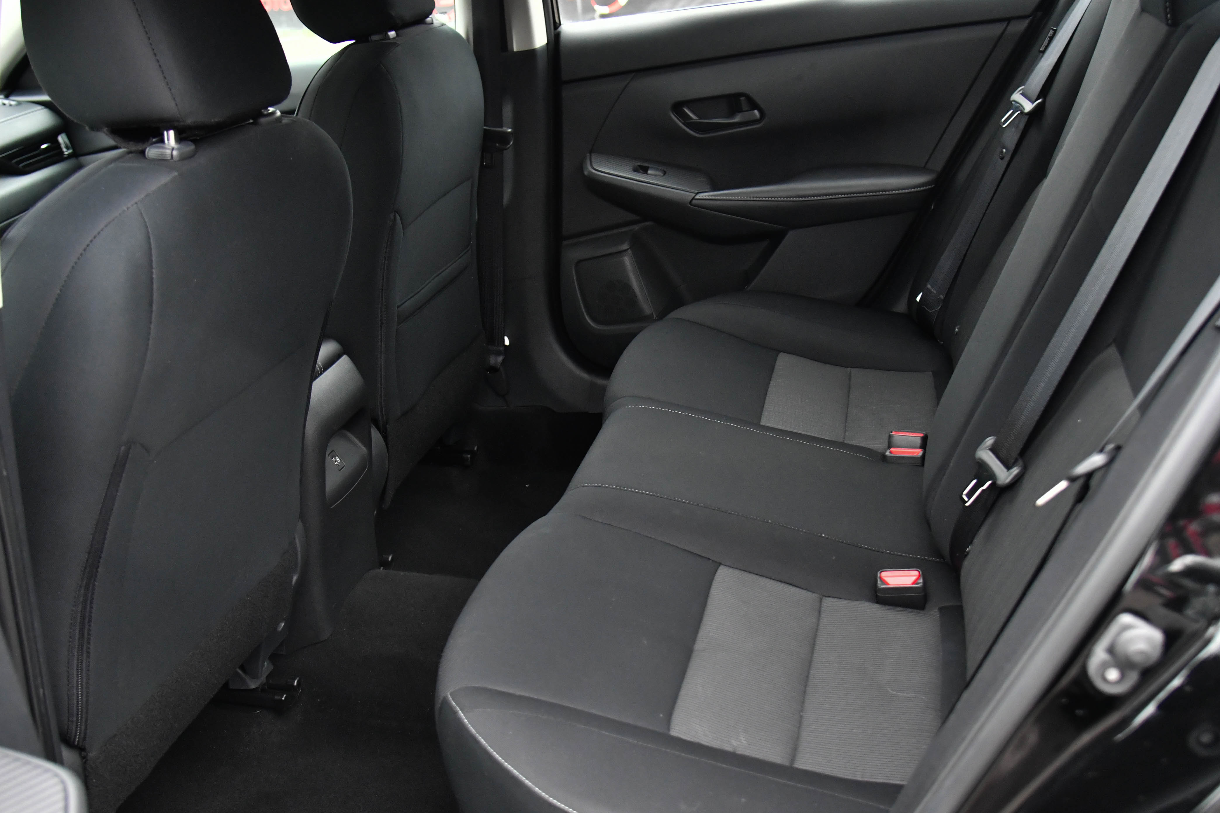 Used 2024 Nissan Sentra SV image 32