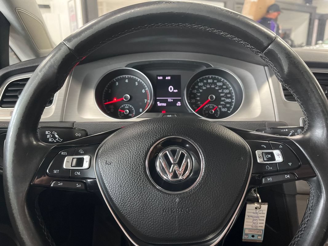 Used 2016 Volkswagen Golf S FWD image 38