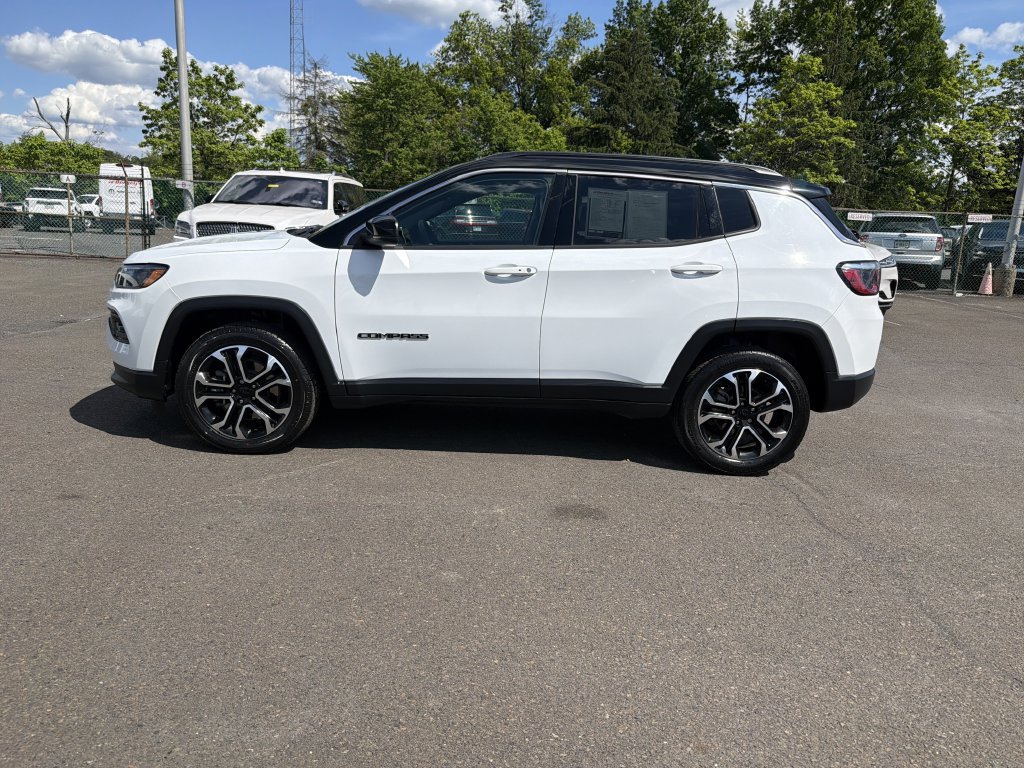 Used 2023 Jeep Compass Limited AWD/4WD image 2