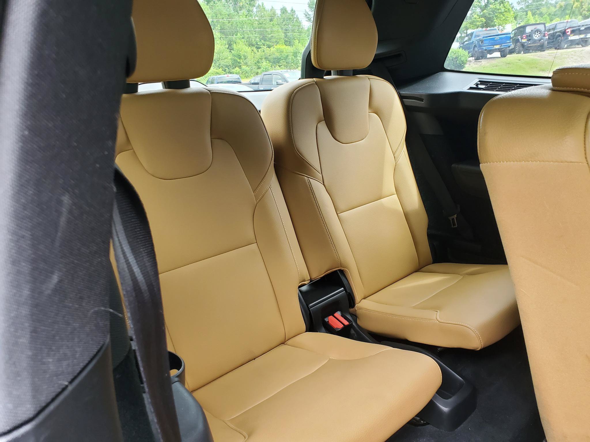 Used 2017 Volvo XC90 T6 Momentum w/ Vision Package AWD/4WD image 32