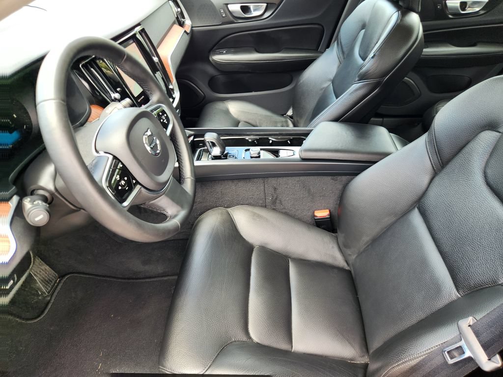 Certified 2024 Volvo S60 B5 Plus AWD/4WD image 9
