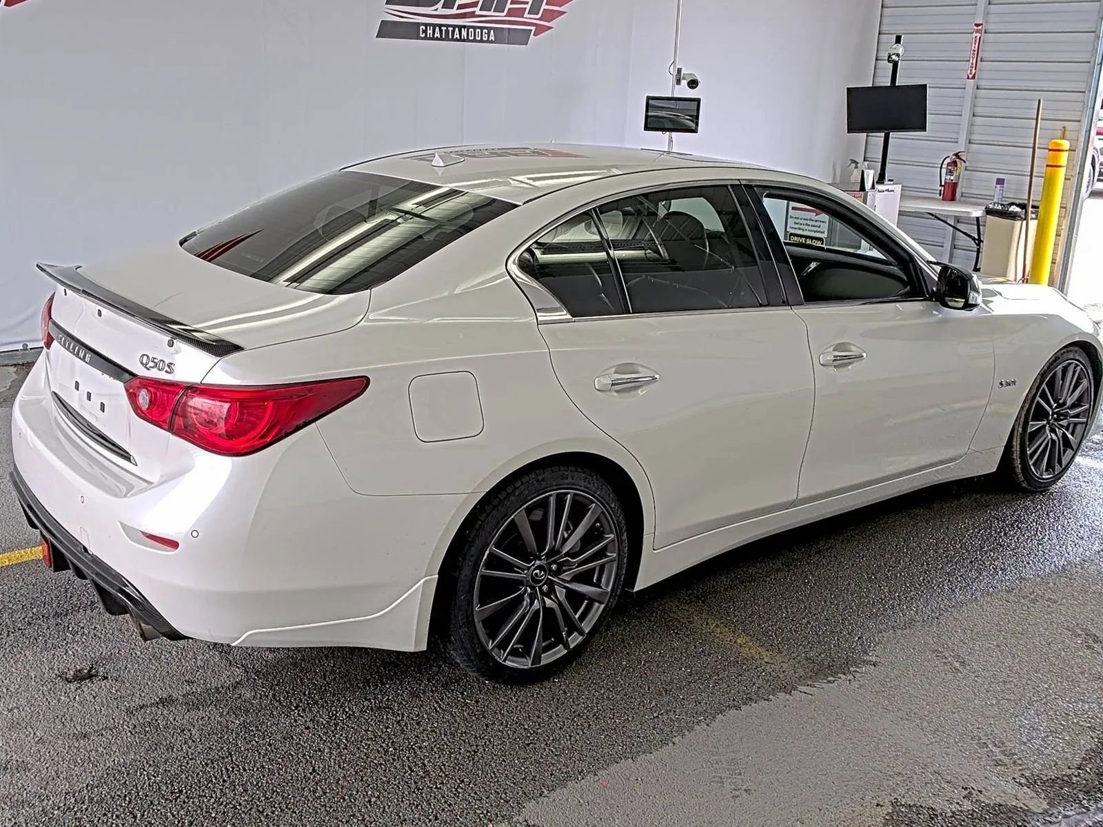 Used 2016 INFINITI Q50 Red Sport 400 RWD image 2