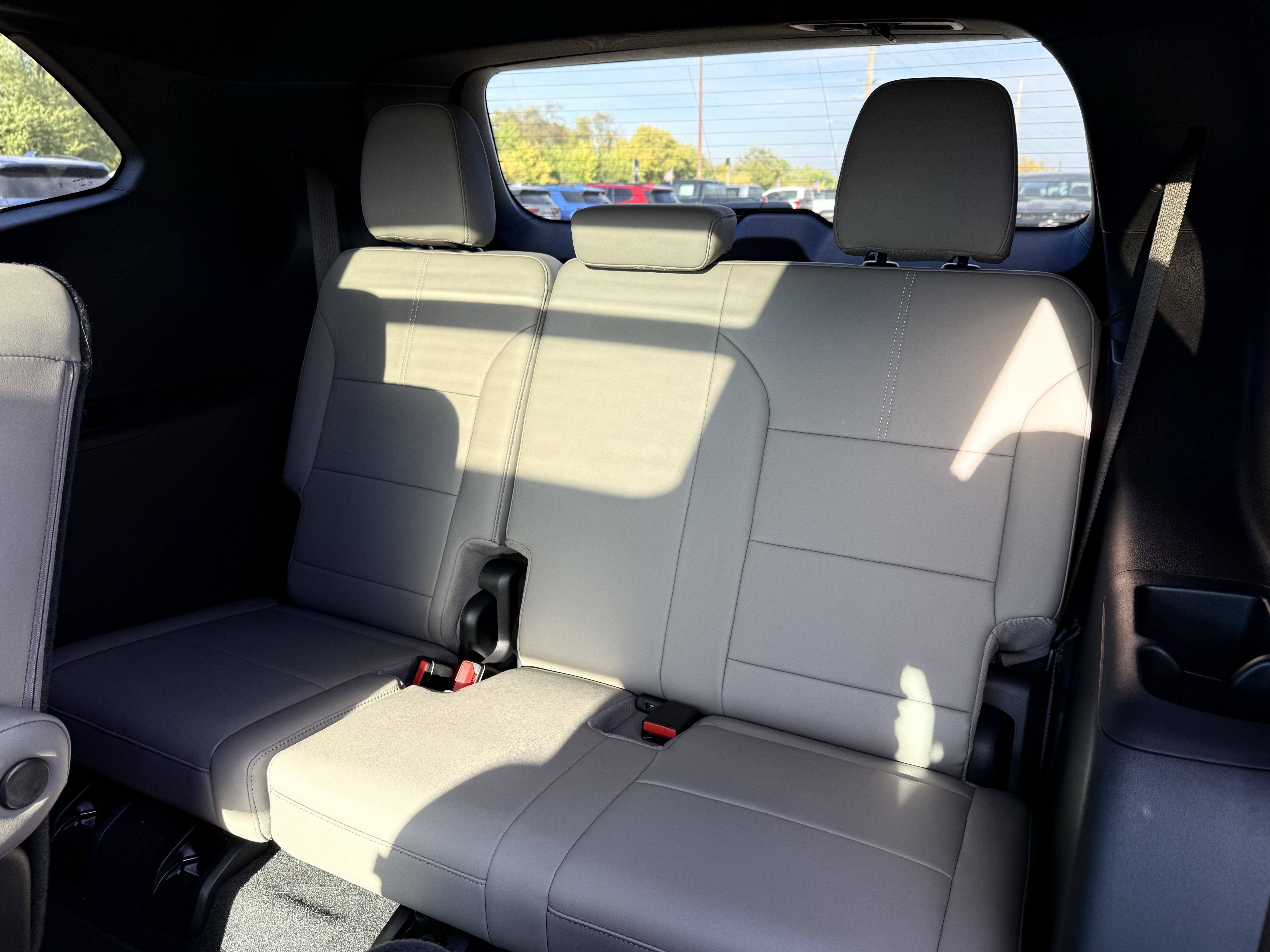 New 2025 GMC Acadia Elevation w/ Elevation Premium Package AWD/4WD image 15