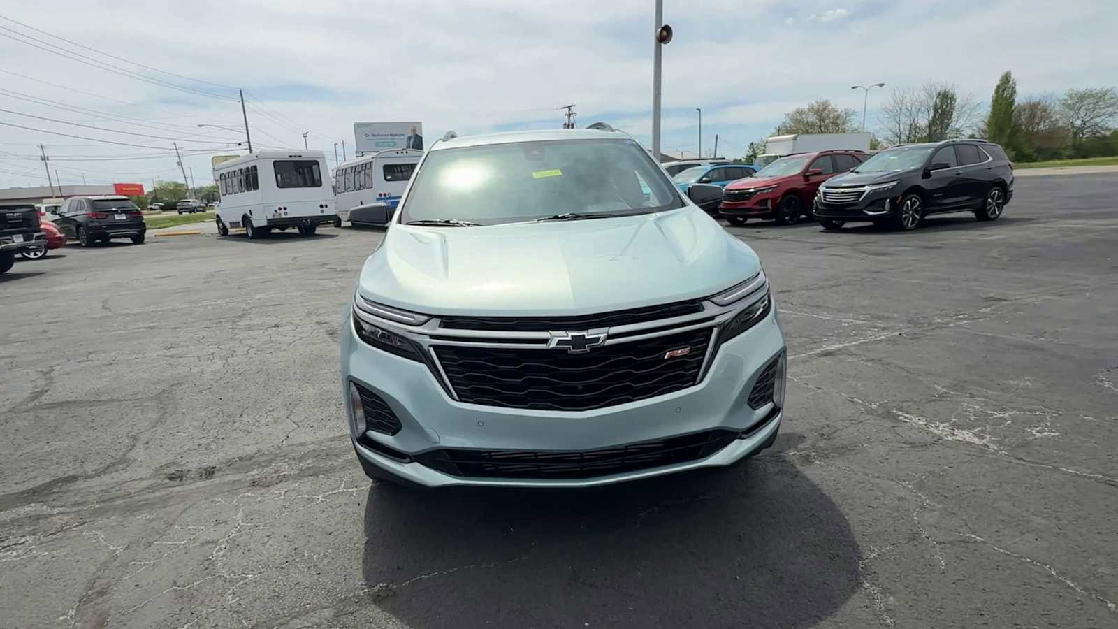 Certified 2022 Chevrolet Equinox RS w/ Infotainment Package image 3