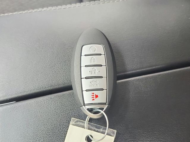 Used 2025 Nissan Rogue SV FWD image 28