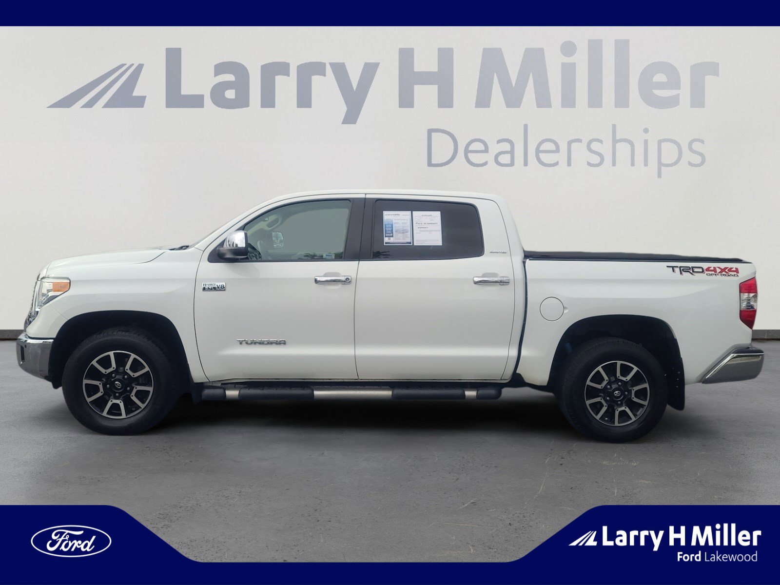 Used 2014 Toyota Tundra Limited w/ Limited Premium Package image 2