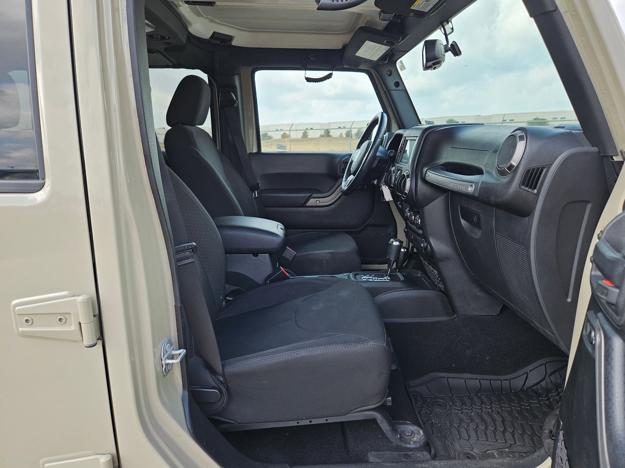 Used 2018 Jeep Wrangler Unlimited Sport S image 27