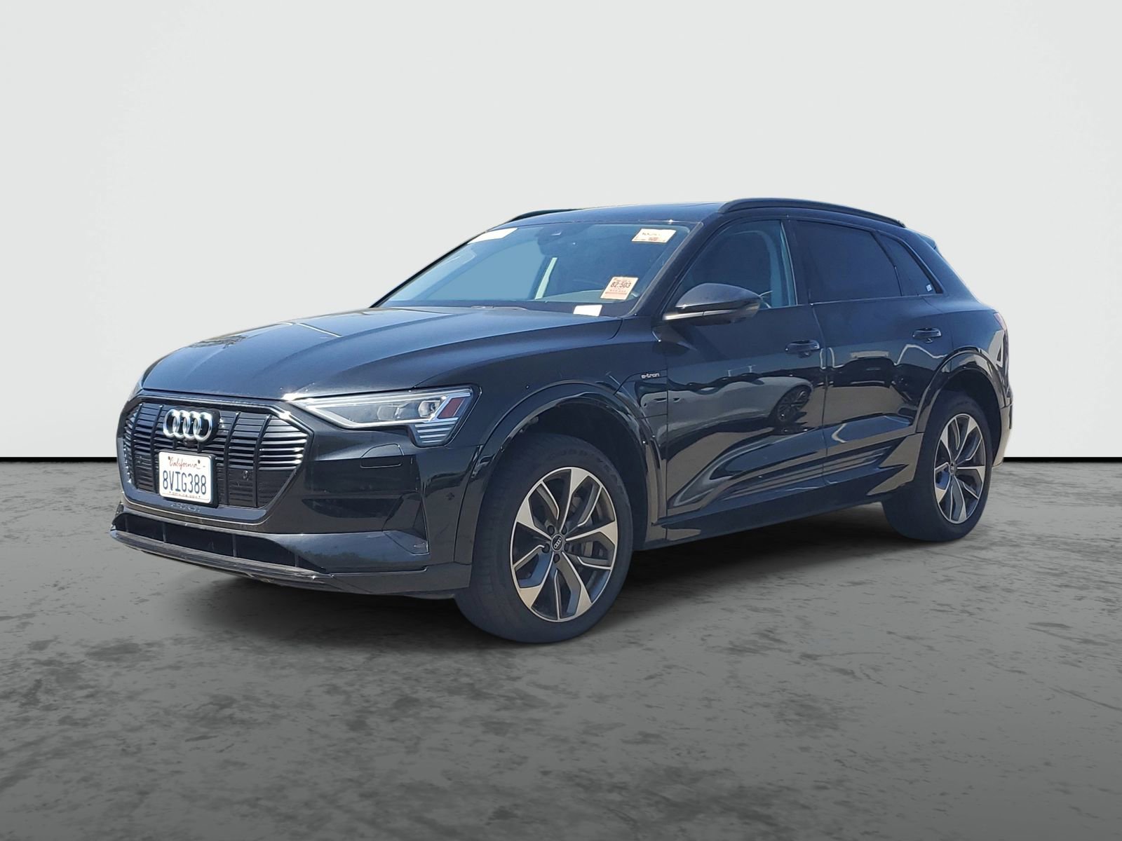 Used 2021 Audi e-tron Premium Plus w/ Premium Plus Package AWD/4WD image 2