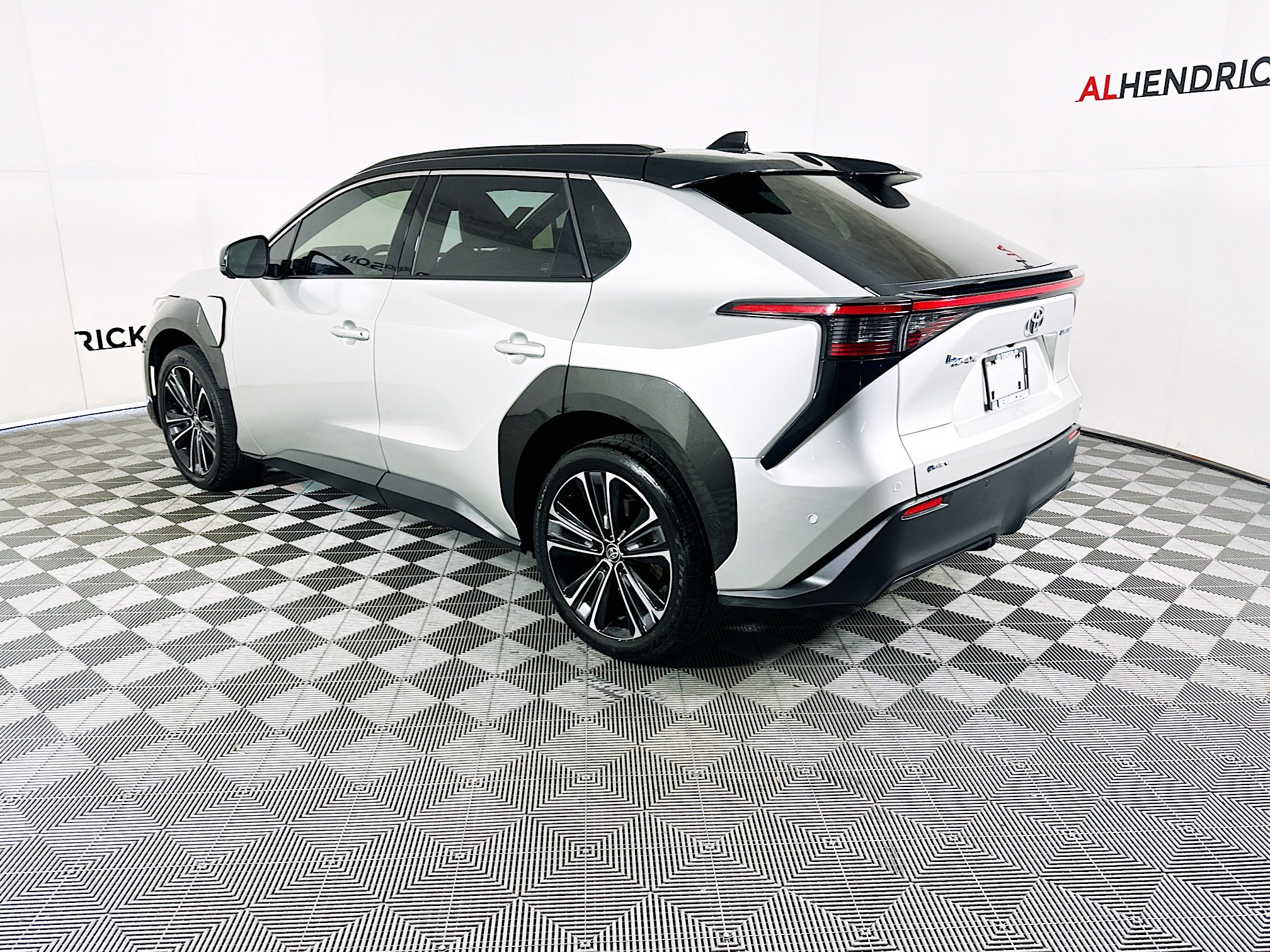 Used 2024 Toyota bZ4X Limited image 5