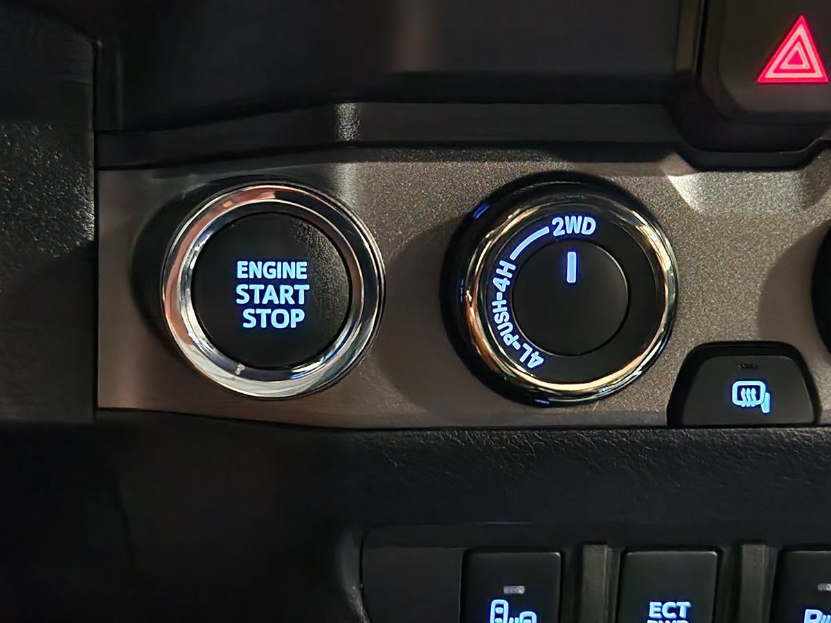 Used 2021 Toyota Tacoma TRD Off-Road w/ Technology Package AWD/4WD image 40