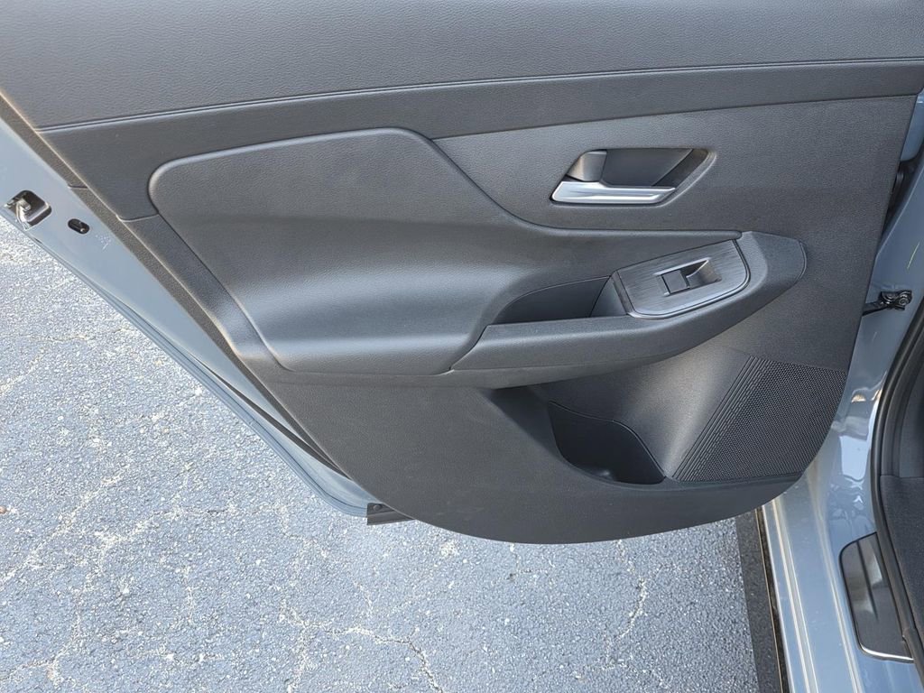New 2026 Nissan Sentra SR w/ Floor Mat Package FWD image 31