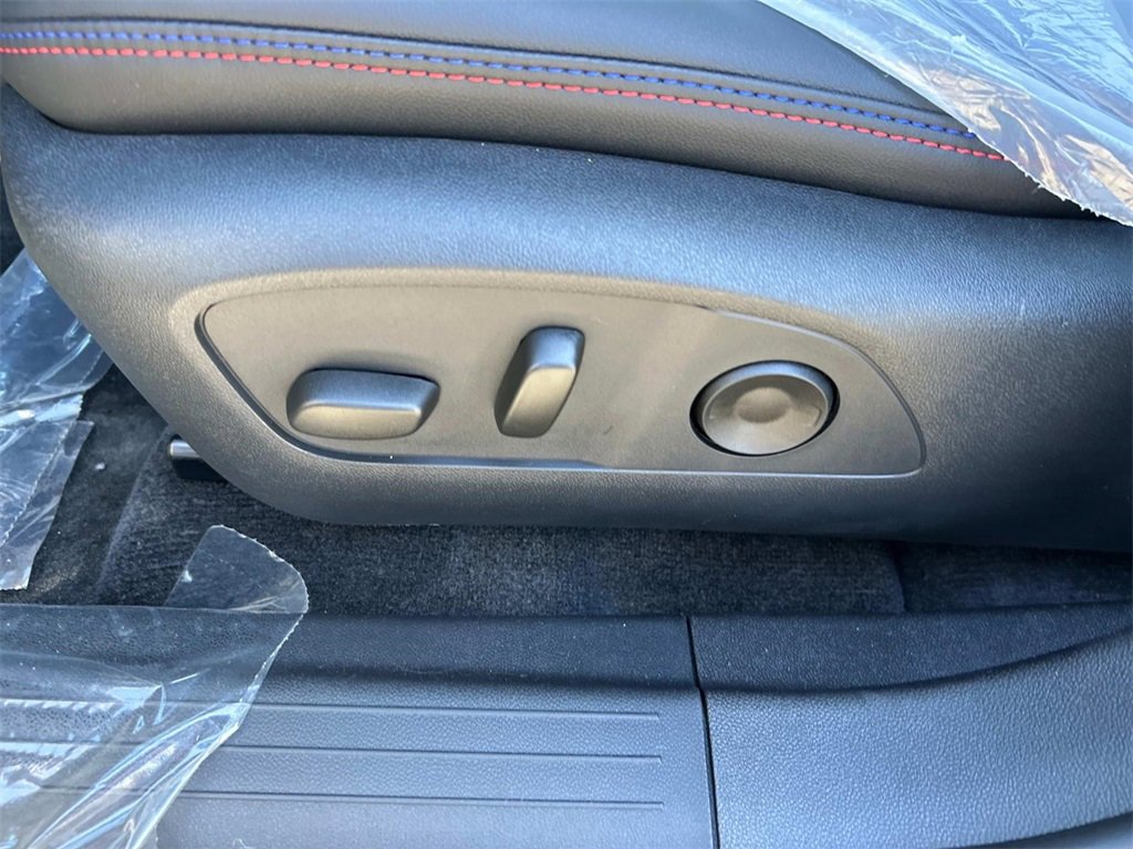 New 2025 Chevrolet Equinox EV RS image 8