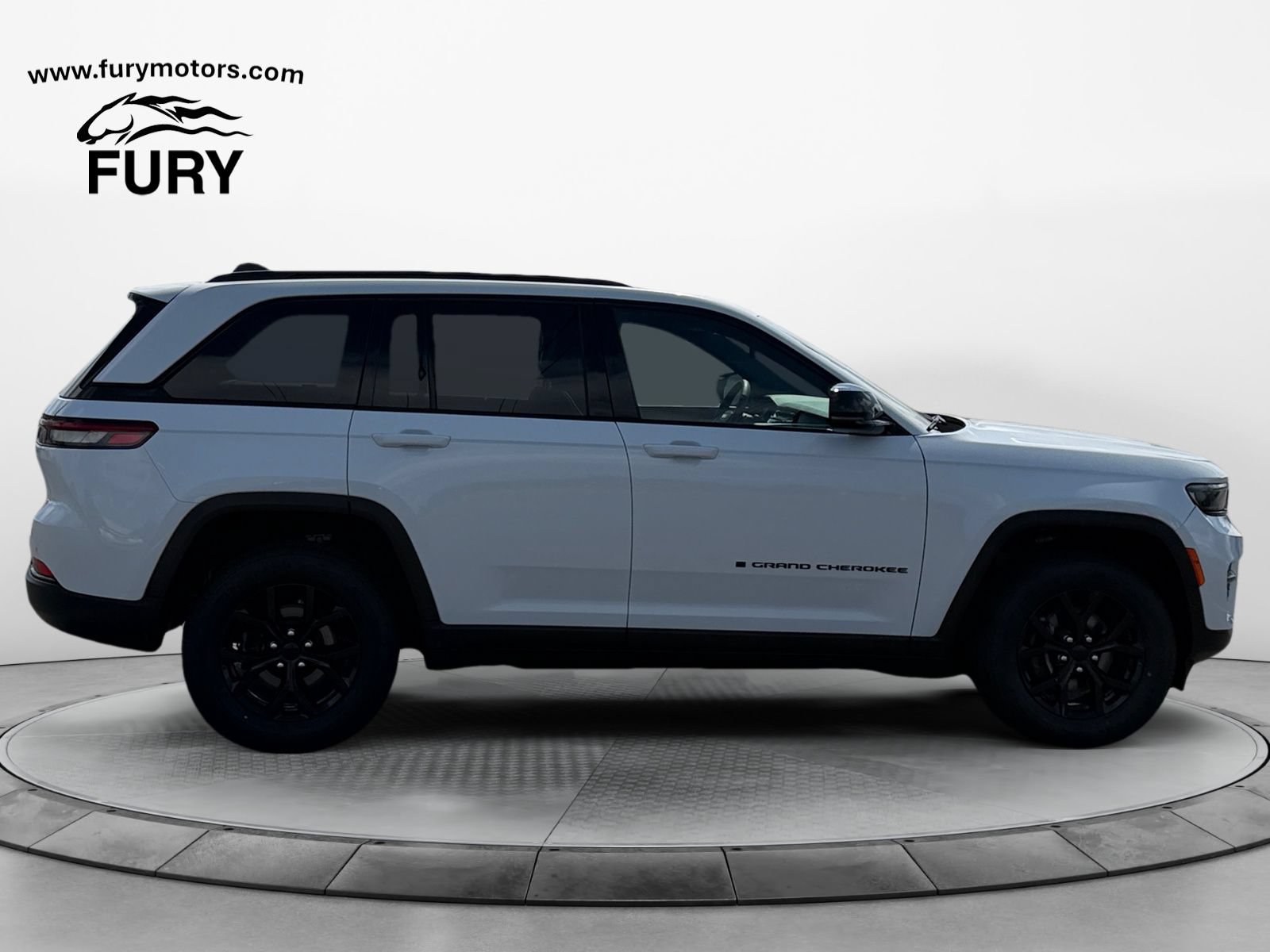 Used 2024 Jeep Grand Cherokee Altitude AWD/4WD image 2