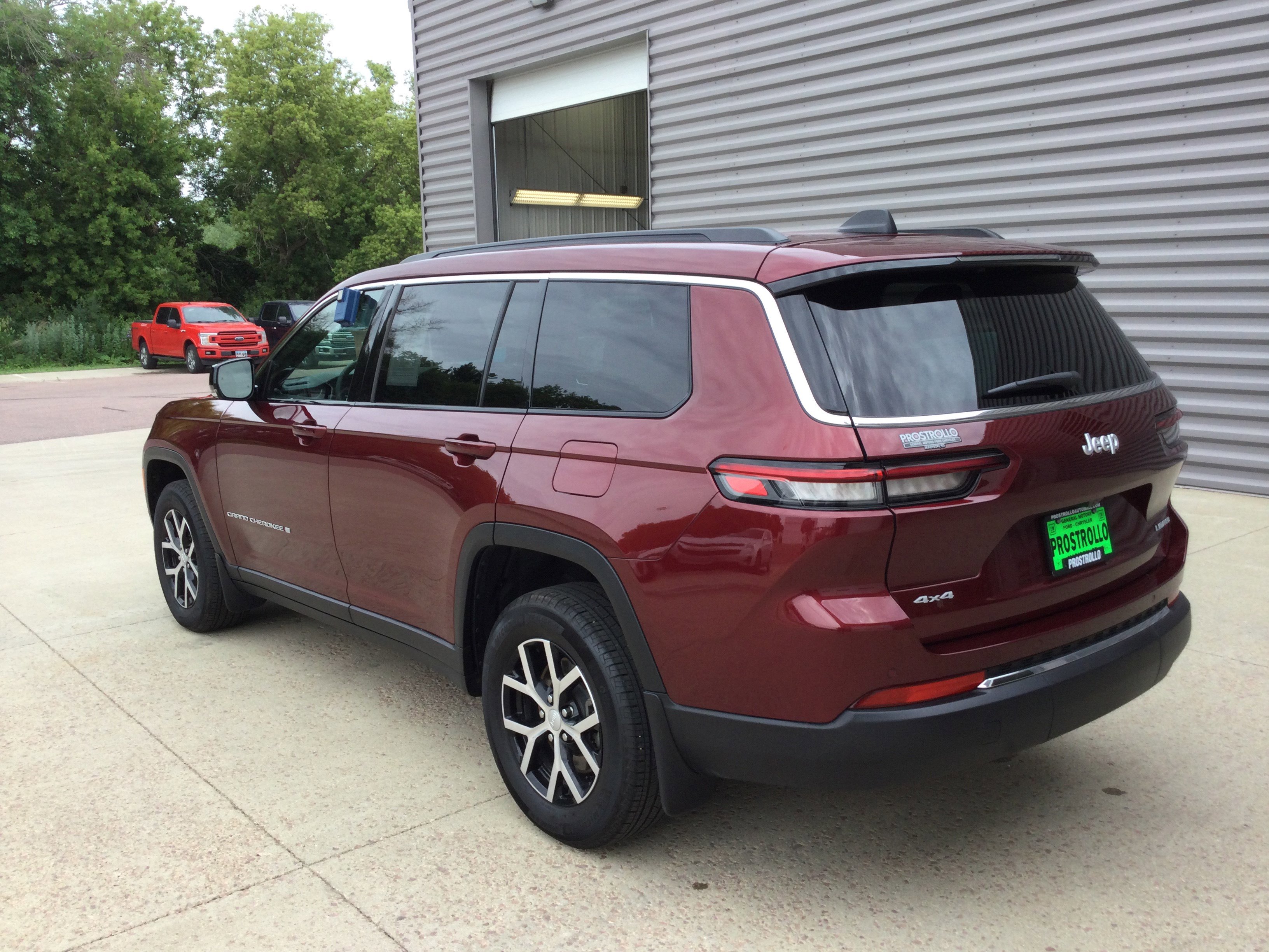 Used 2024 Jeep Grand Cherokee L Limited image 7