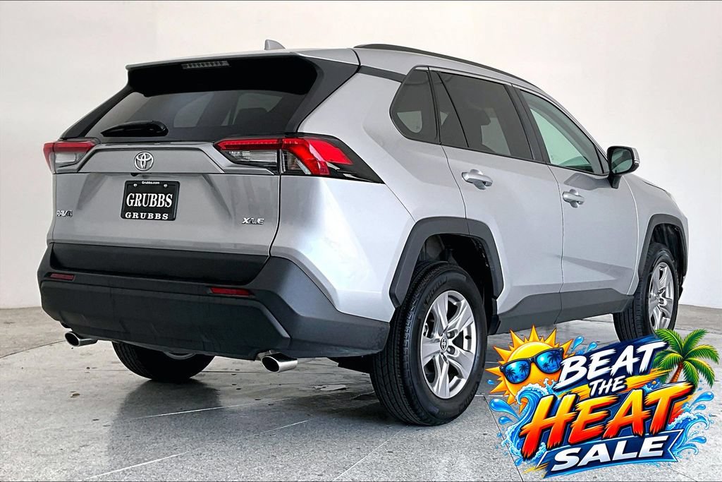 Used 2025 Toyota RAV4 XLE FWD image 14