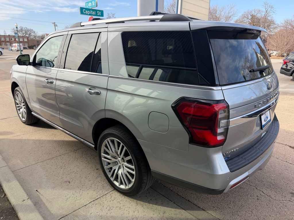 Used 2024 Ford Expedition Limited AWD/4WD image 12