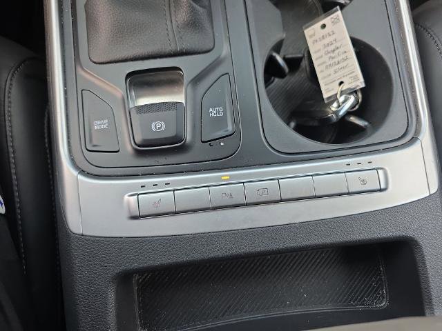 Used 2025 Kia Carnival FWD image 37