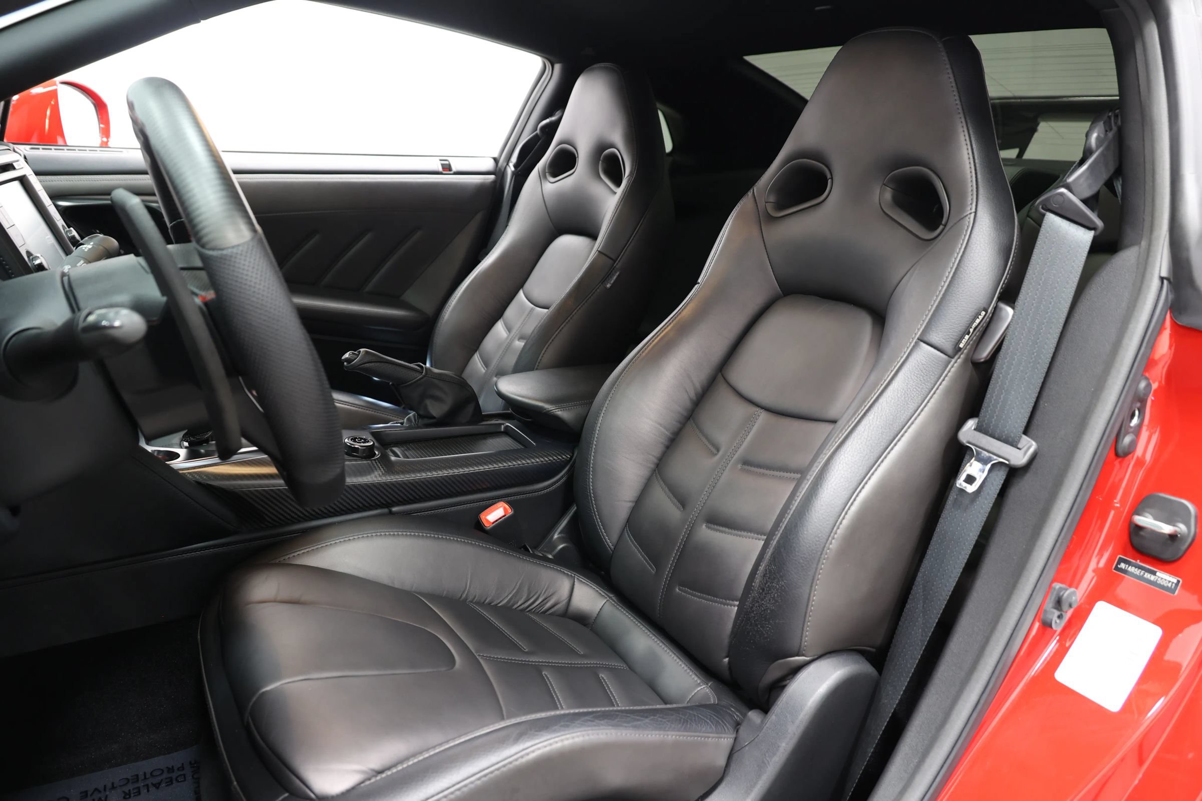 Used 2019 Nissan GT-R Premium w/ Premium Interior Package AWD/4WD image 18