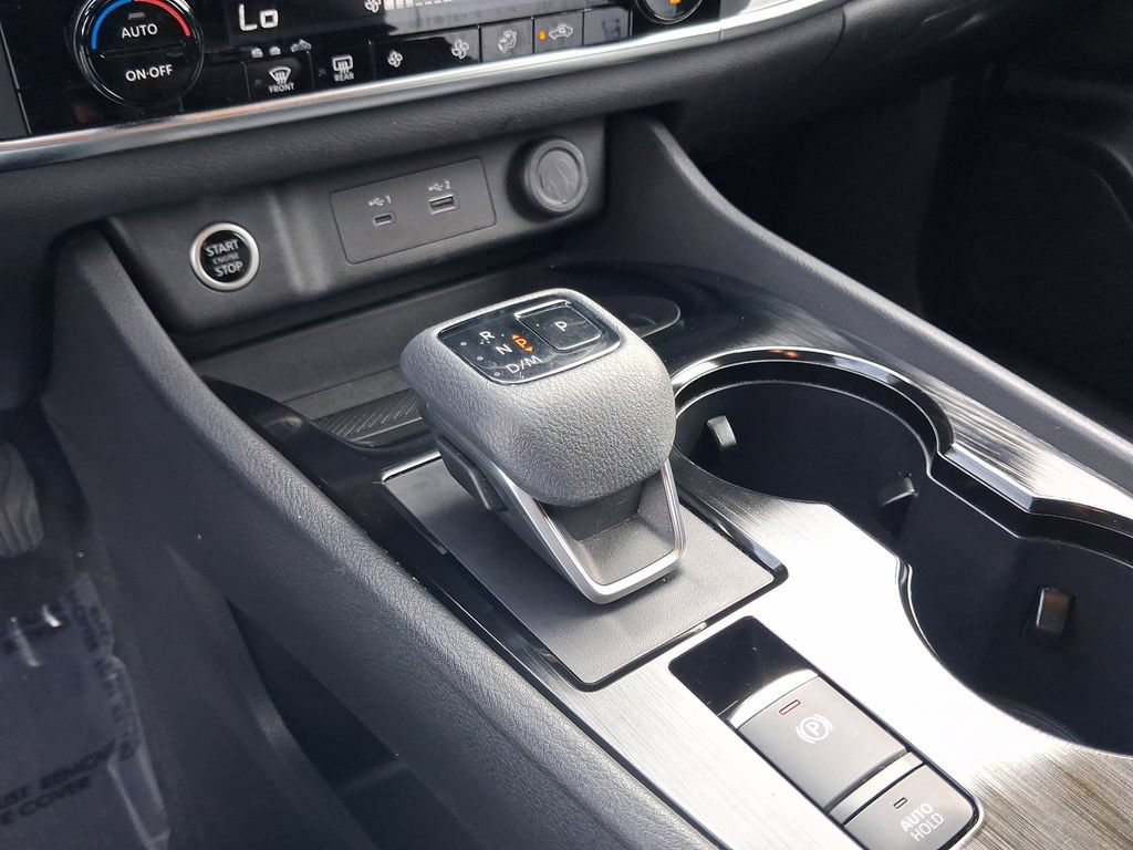 Certified 2023 Nissan Rogue SV FWD image 22