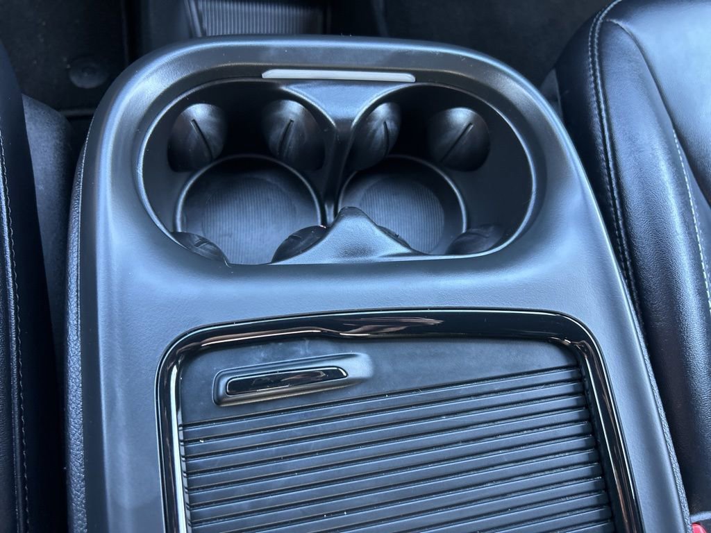 Used 2024 Chrysler Pacifica Touring-L w/ Uconnect Theater Family Group image 28