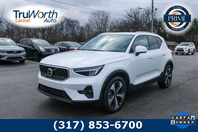 Used 2025 Volvo XC40 B5 Plus image 1