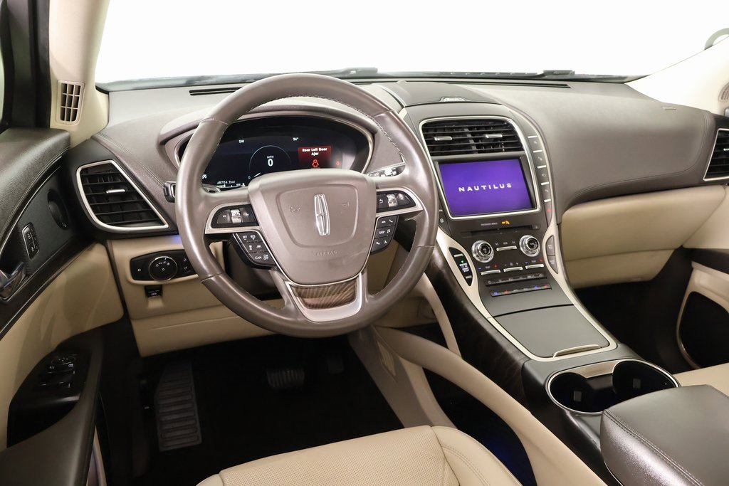 Used 2020 Lincoln Nautilus Reserve w/ Equipment Group 201A image 2