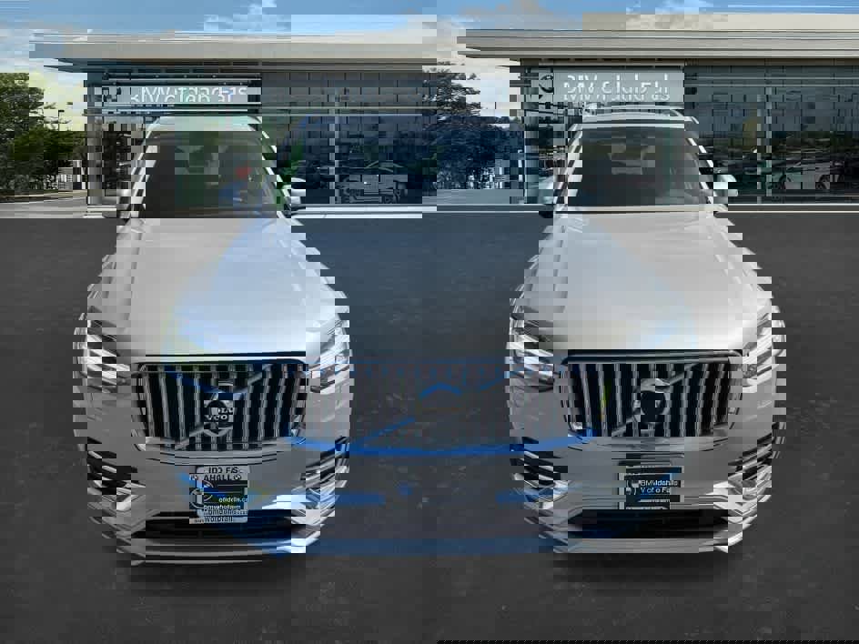 Used 2023 Volvo XC90 B6 Plus image 3
