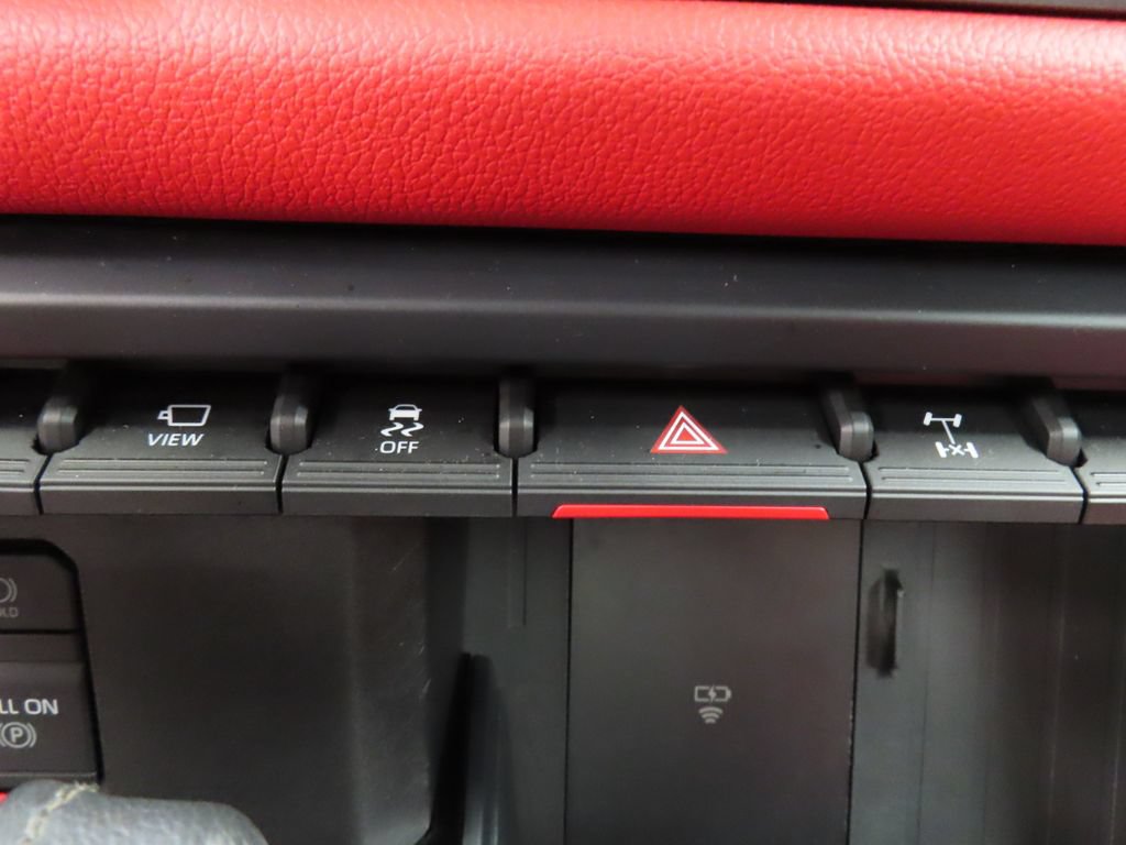 Used 2025 Toyota Tundra Limited AWD/4WD image 62