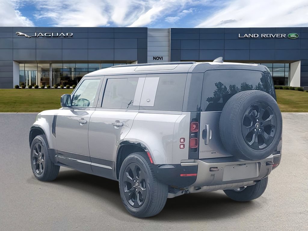 Used 2022 Land Rover Defender 110 X-Dynamic SE AWD/4WD image 4