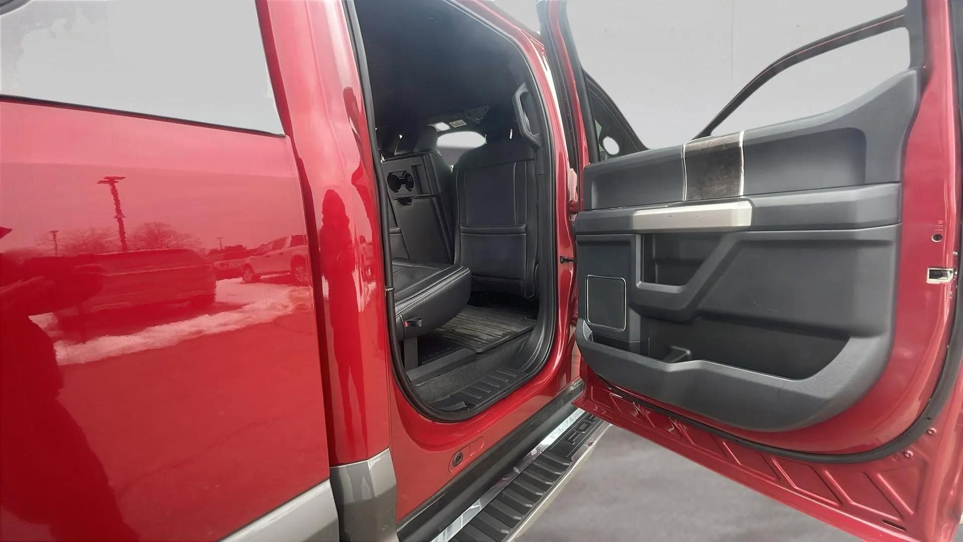 Certified 2022 Ford F350 Lariat w/ Lariat Value Package image 18