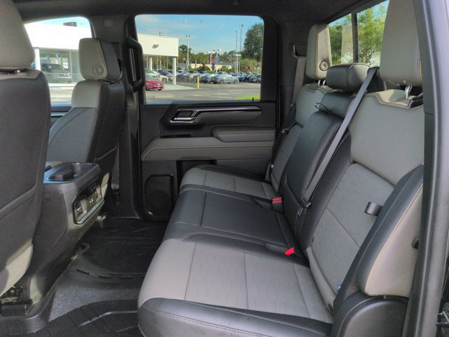 Used 2024 Chevrolet Silverado 2500 ZR2 w/ Technology Package AWD/4WD image 13
